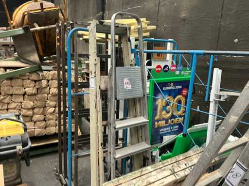 Diverse trapladders (2x)