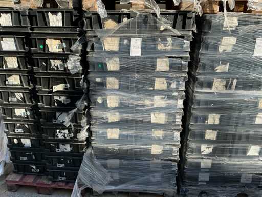 Charge von Plastikboxen