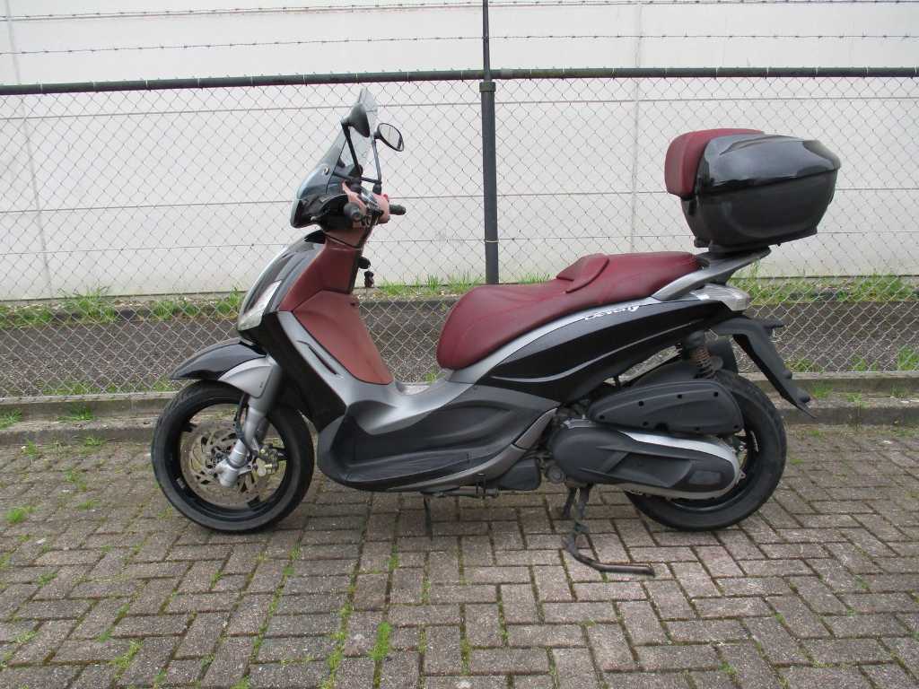 Piaggio Beverly 350 - Motor scooter - ABS/ASR - Motorcycle