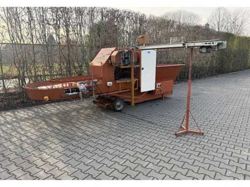 Agricultural machinery, tractors, forklifts and parts