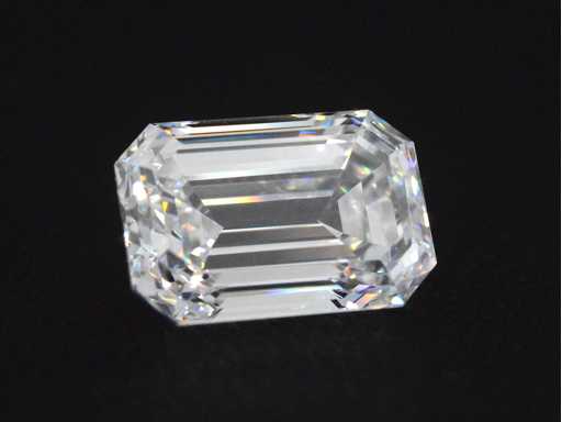 Diamant - diamant taille émeraude d’environ 3,00 carats (certifié)
