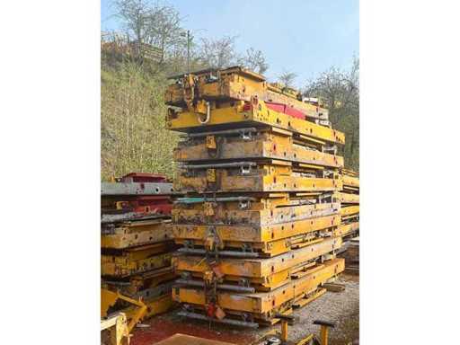 Große Charge von Schalungspaneelen – SATECO – R32 - 1111 m²