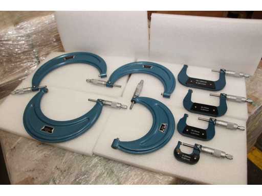 FREUTEK SDM0056 Set de 8x micromètres externes millièmes 0-200 x 0,001 mm