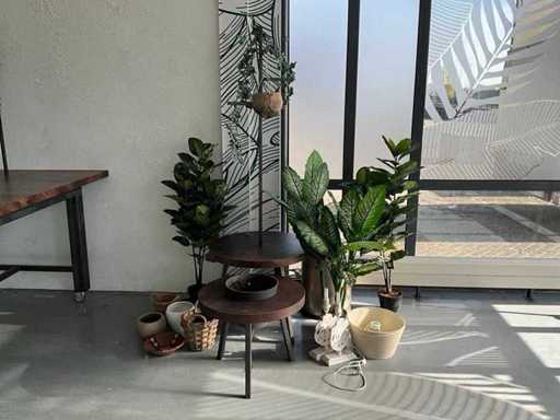 Bijzettafel met accessoires (2x)