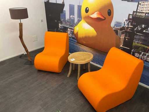 Waiting room chair (2x)