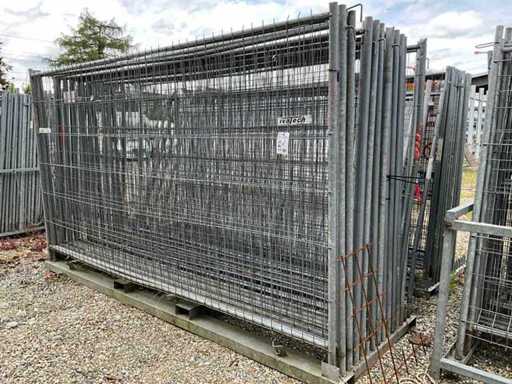 Construction fences in transport frames (2x)