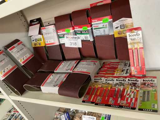 30 schuurbanden en 8 sets zaagjes