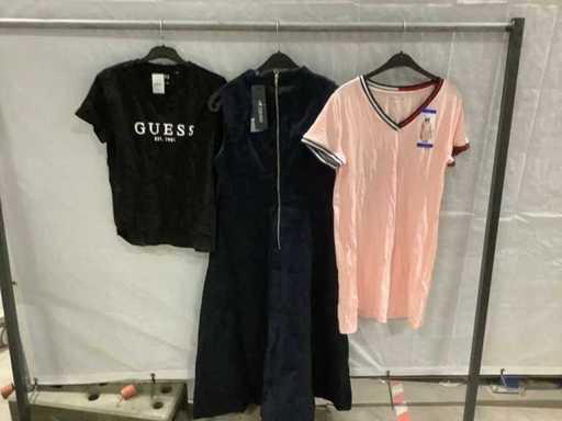 Markenkleidung (202x)