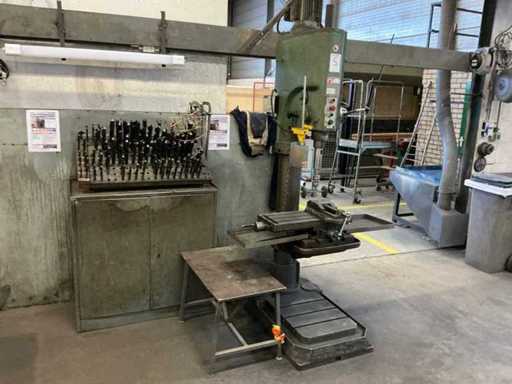 Kolomboormachine met X-Y tafel