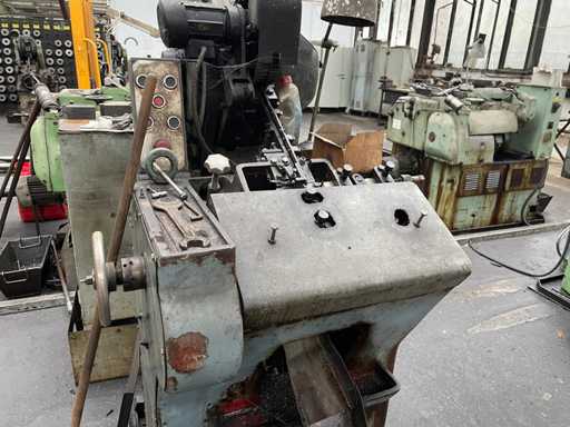 1967 HILGELAND PN2 Verschlussformmaschine