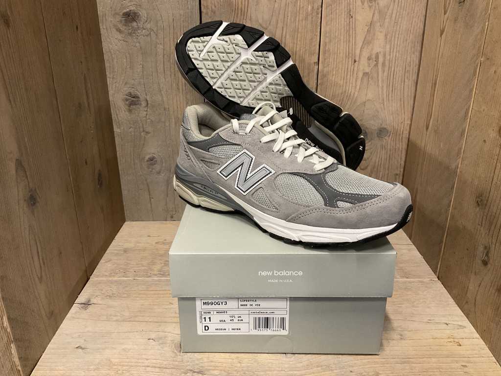 New balance store size 45