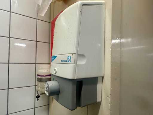 Zeepdispenser en 2 papierdispensers