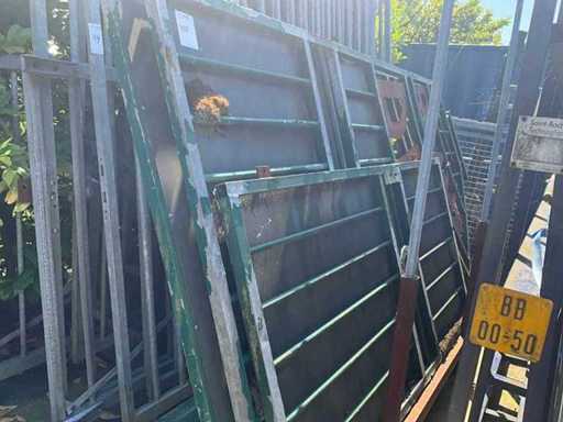 Gate on trestle