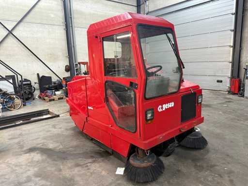 GESCO - R1200D - Zelfrijdende veegmachine