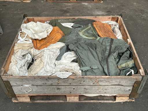 Batch of various army equipment