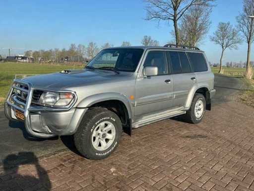 Véhicule commercial turbo Nissan Patrol GR 3.0di 2002