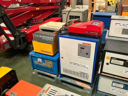 Lot van 11 Heftruck Opladers Heftruck toebehoren