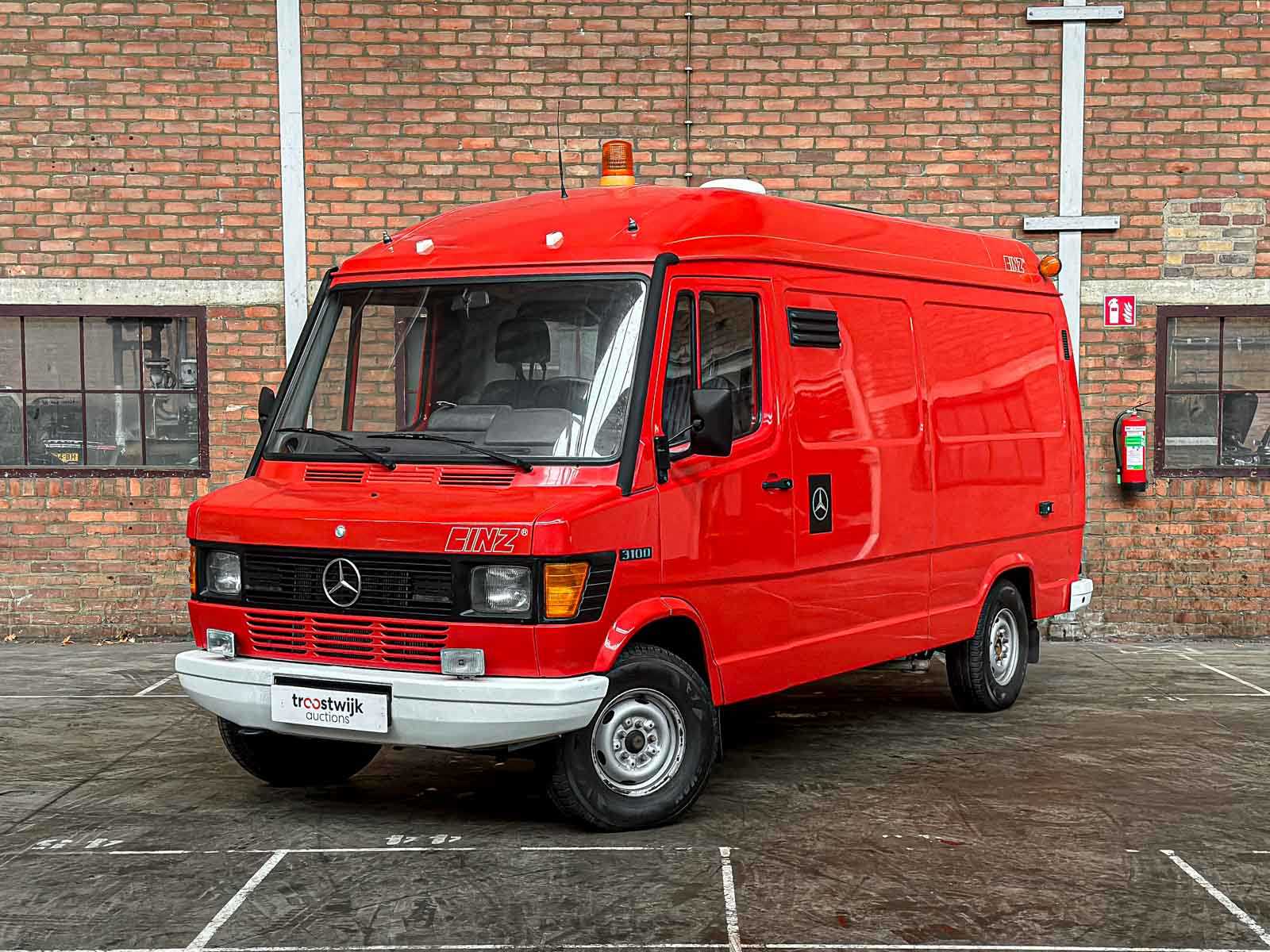 Cars and commercial vehicles in Boxmeer