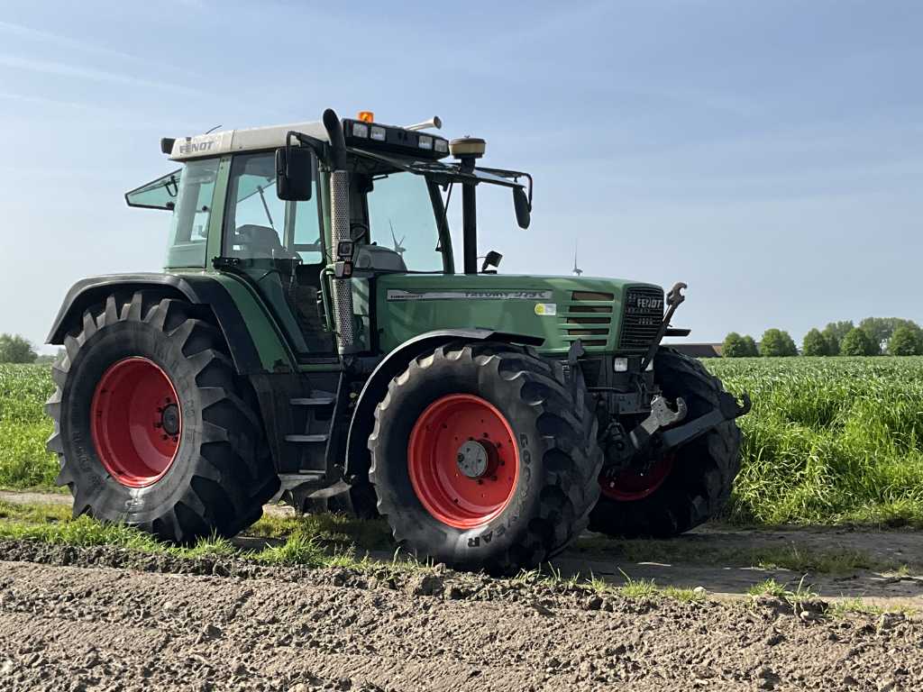 Fendt 515 Tractor agricol cu tracțiune integrală