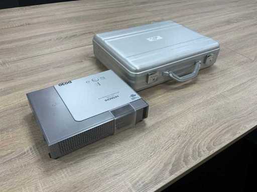 Proiector Hitachi CP-X340