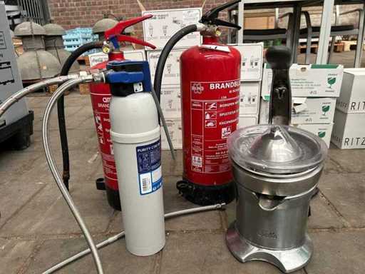 2x Feuerlöscher, 1x Wasserfilterpatrone, 1x Zitrusentsafter