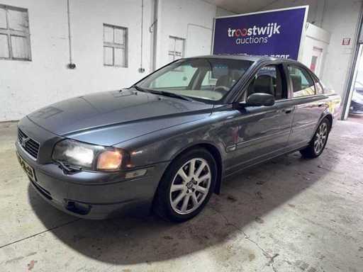 Volvo - S80 - 2.5T Momentum Graph. - Car