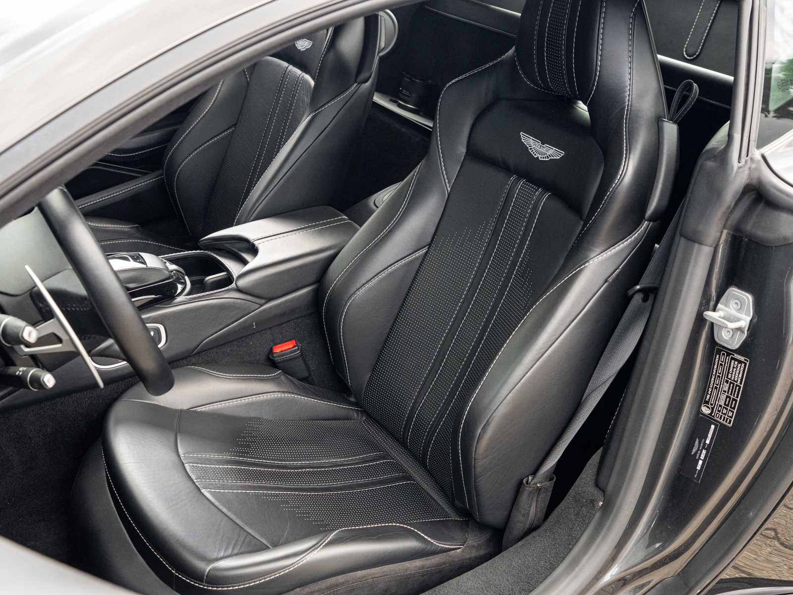 Aston Martin Vantage 4.0 V8 510pk 2021, X-777-DL