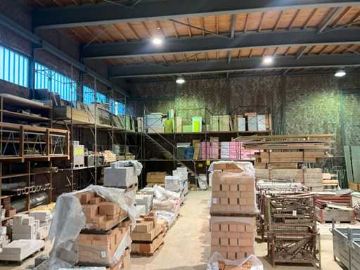 Wzniesione rusztowanie nale?y zdemontowa?