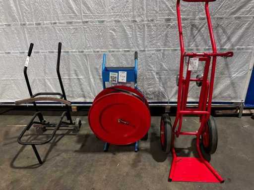 Atelierul transportă cărucioare și unelte