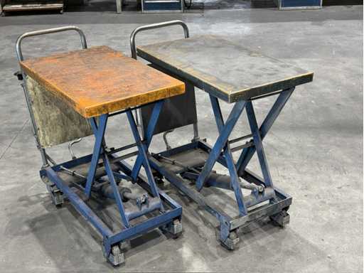   2 scissor lift tables 