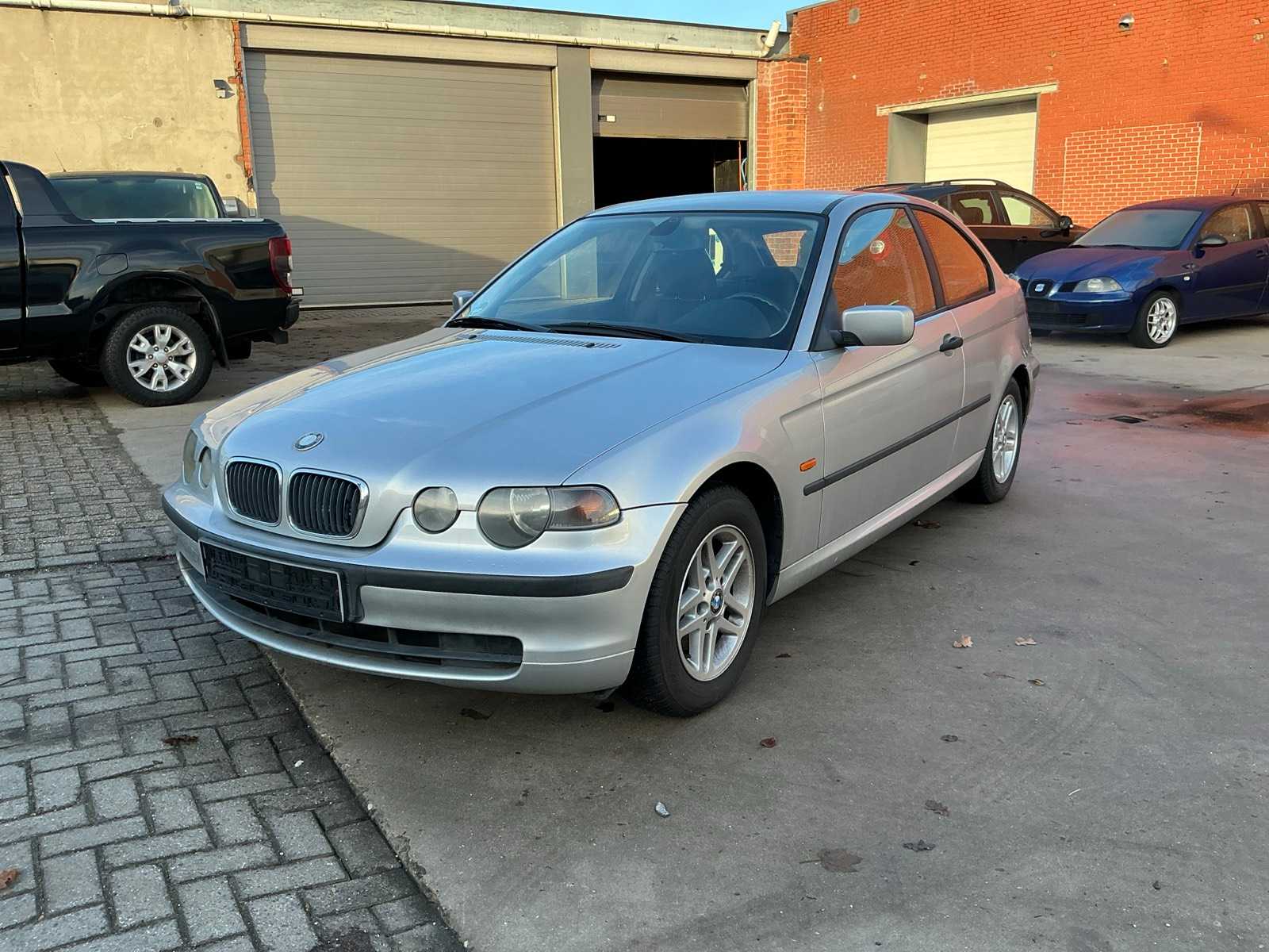 2003 BMW 316TI Passenger car
