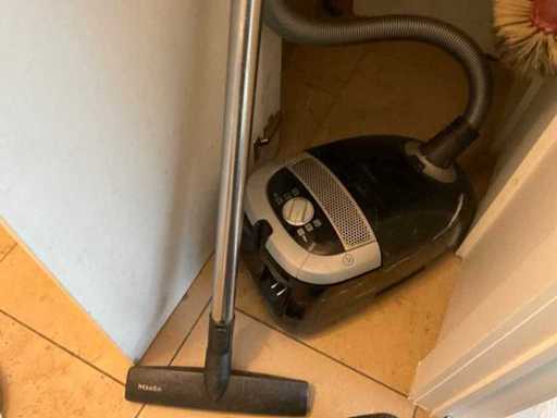 Miele S5211 Stofzuiger en poetsgerei