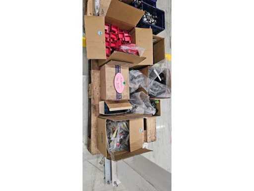 Mischpalette div.Polschutzkappen und Elektrik Stecker