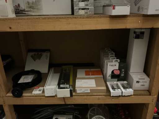 Sanitair, installatie materiaal divers (19x)