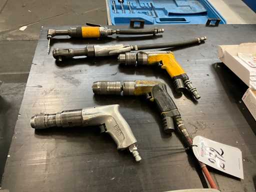 Various pneumatic tools (5x)