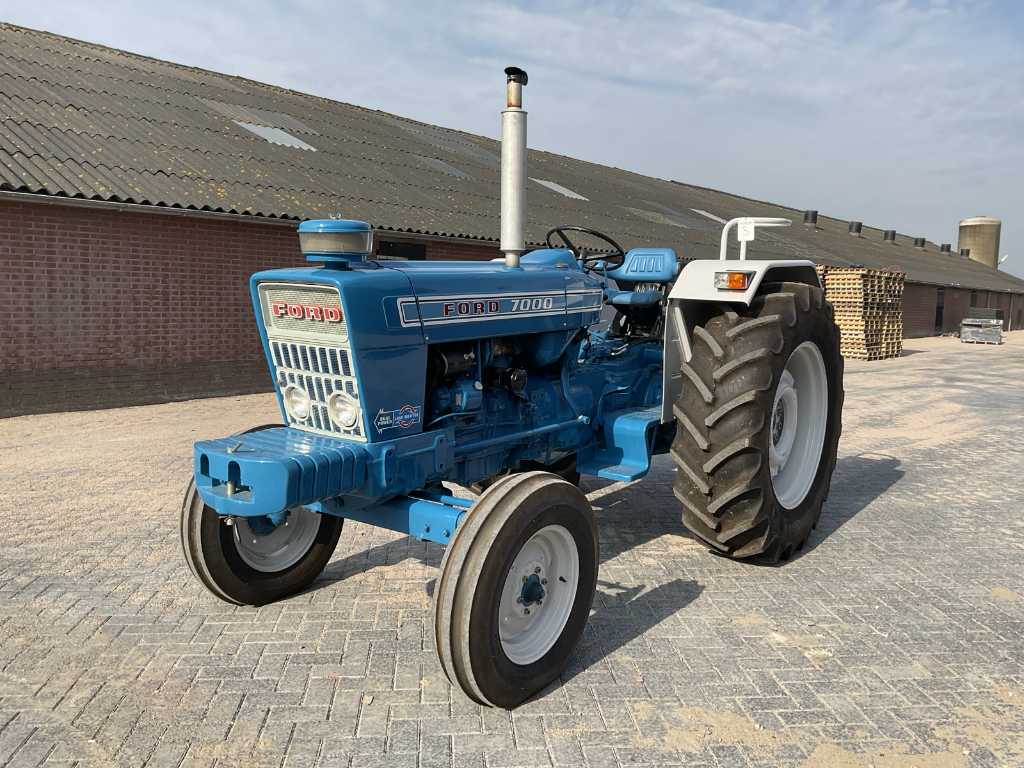 1974 Ford 7000 Dual-Power-Traktor mit Zweiradantrieb