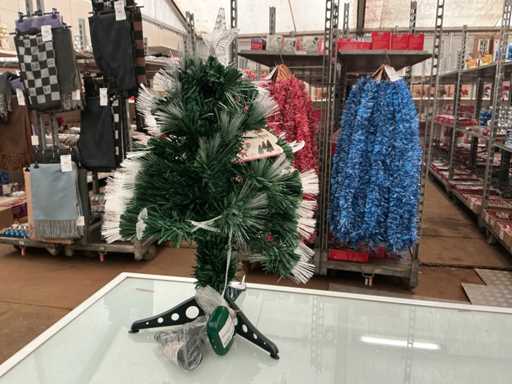 Weihnachtsbaum aus Kunststoff.