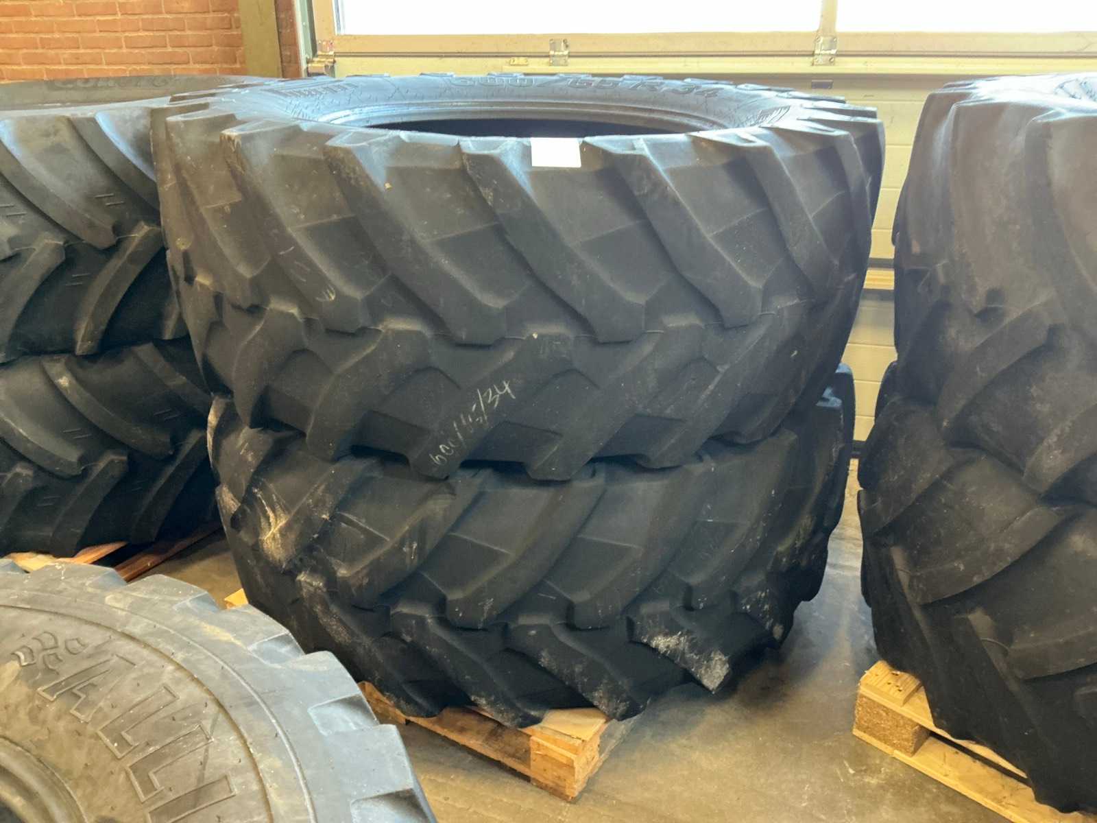 Pirelli TM800 Tractor Tire (2x)