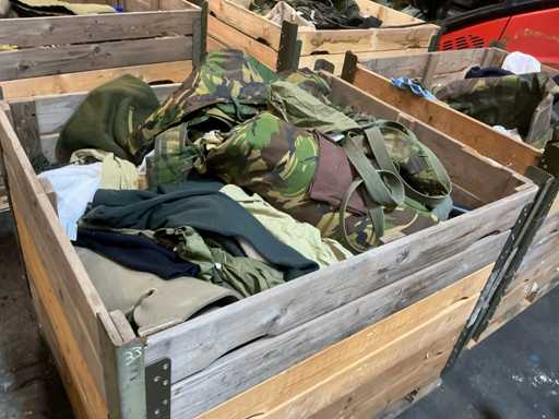 Various NL Army Clothing