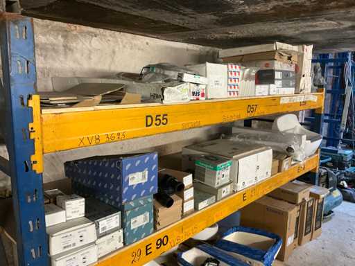 Un lot de diverse facilități sanitare