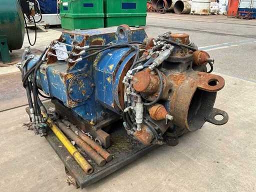 Drill motor
