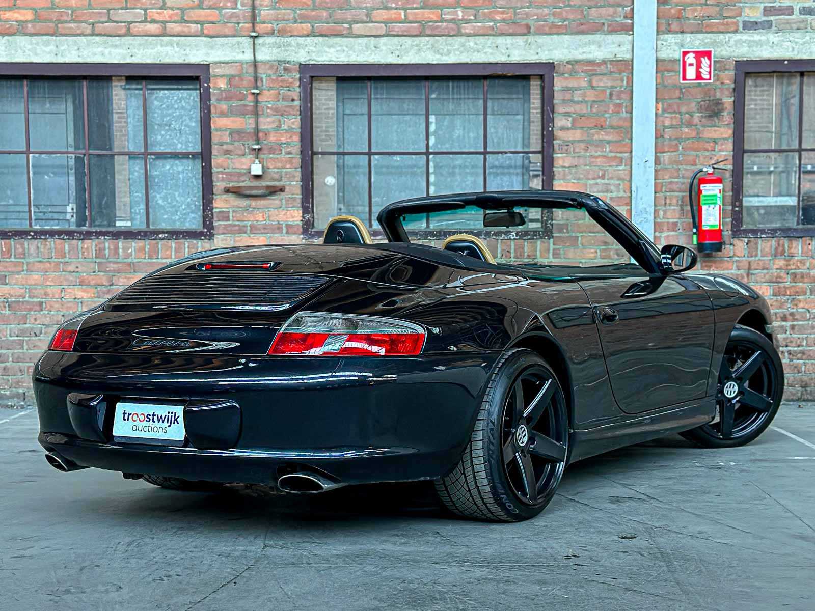 Porsche 911 Carrera Cabriolet 3.6 996 320pk 2004 HANDGESCHAKELD -Youngtimer-