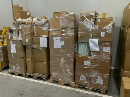 Lot de vaze pe 4 paleti