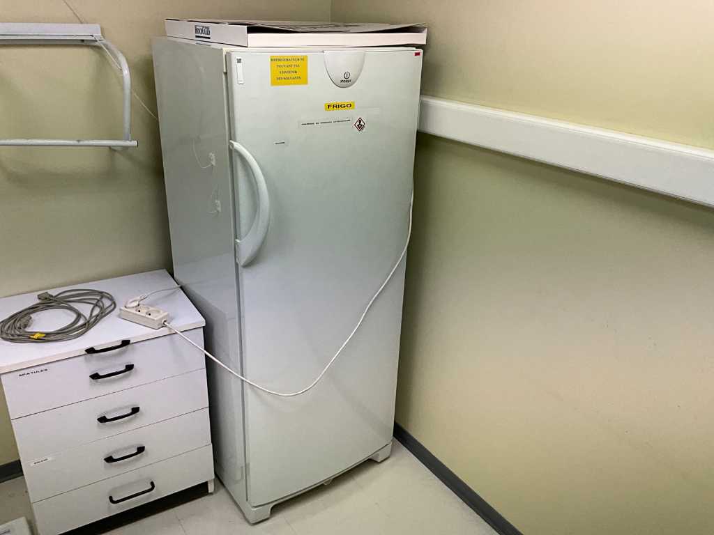 Indesit Laboratory Refrigerator