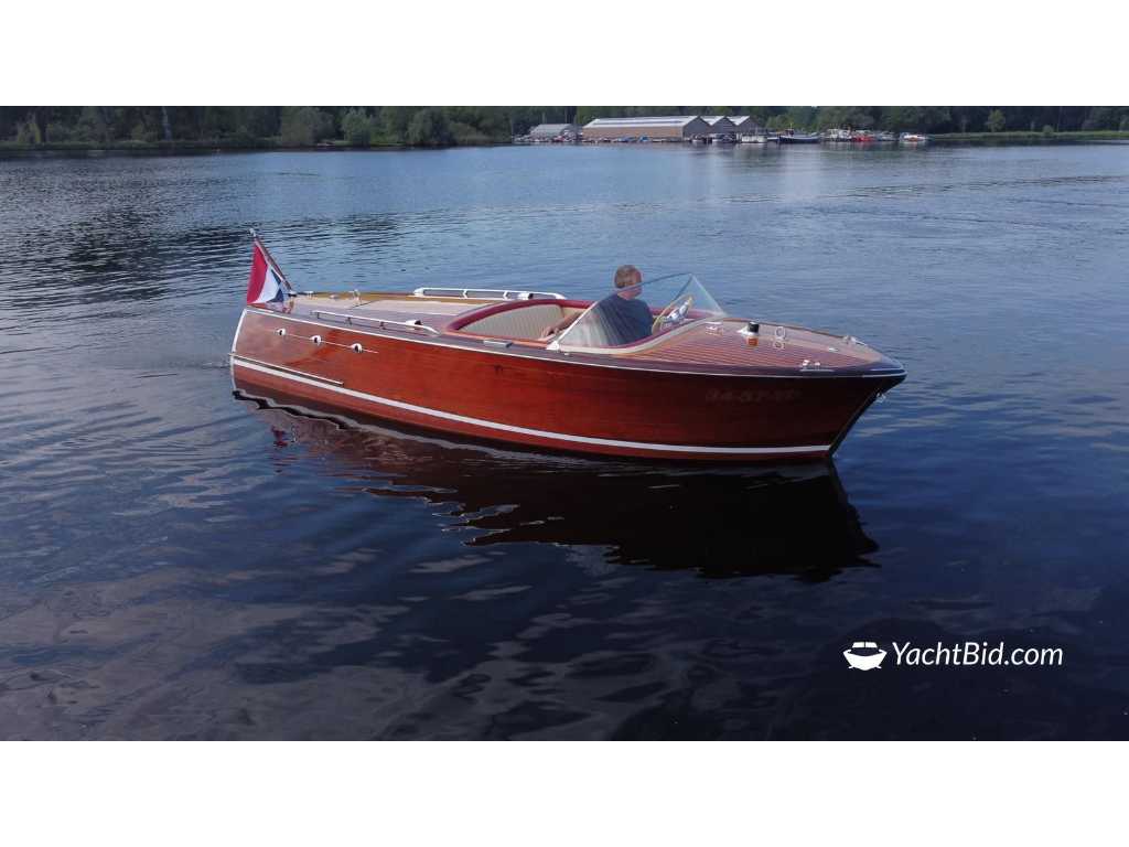 Runabout Barrelback Endurance - Motor Yacht - 1957