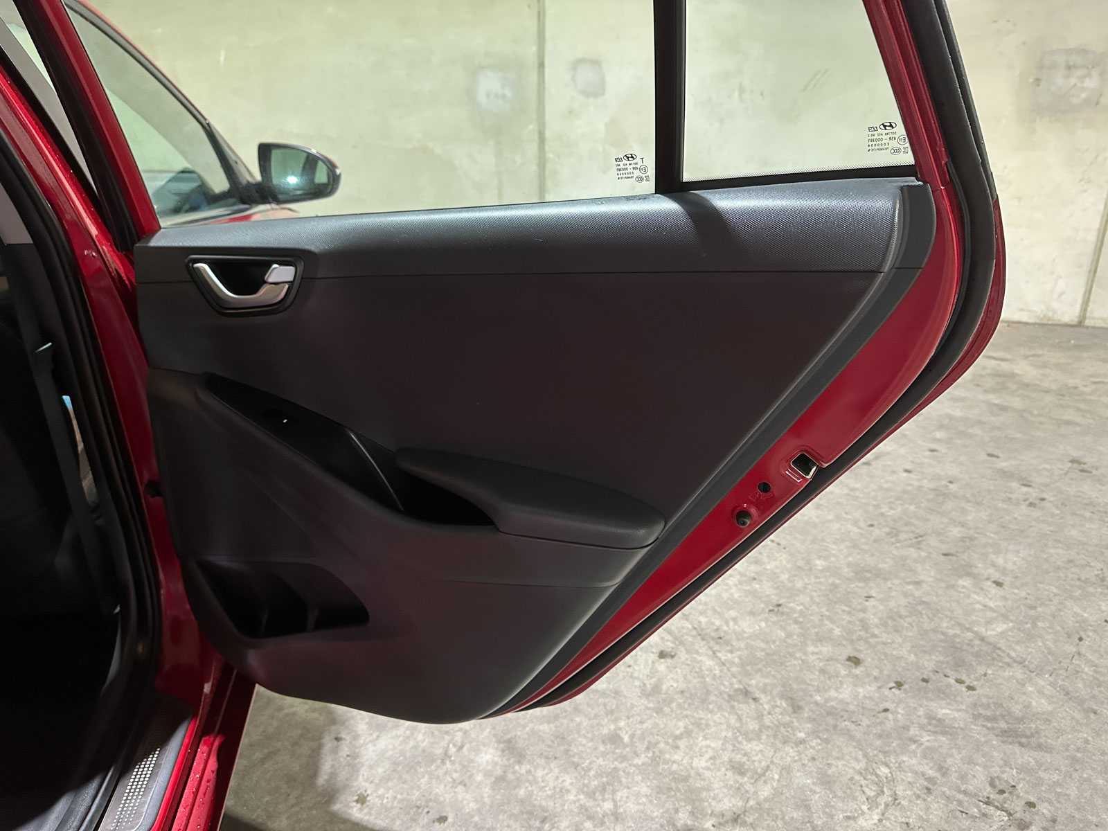 Hyundai IONIQ 1.6 GDi Comfort 141pk 2019 Plug-In Hyrbid (Origineel-NL), XS-254-P