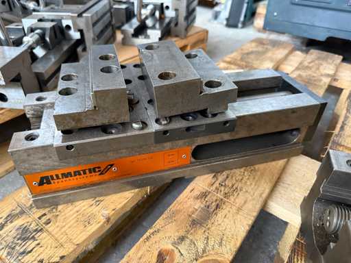 ALLMATIC TITAN 125 Machine Bankschroef