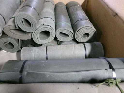 Matelas de couchage mélangés, partiellement défectueux (G2) (50x)