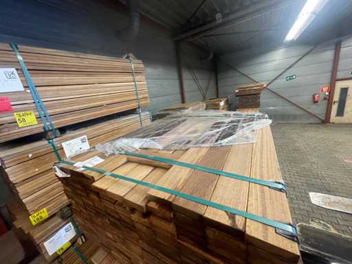 Guyana Teak planken geschaafd 1250x90x25mm (217x)