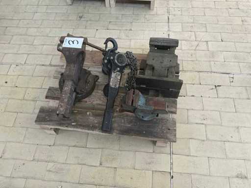 Machinery, spare parts and warehouse stocks